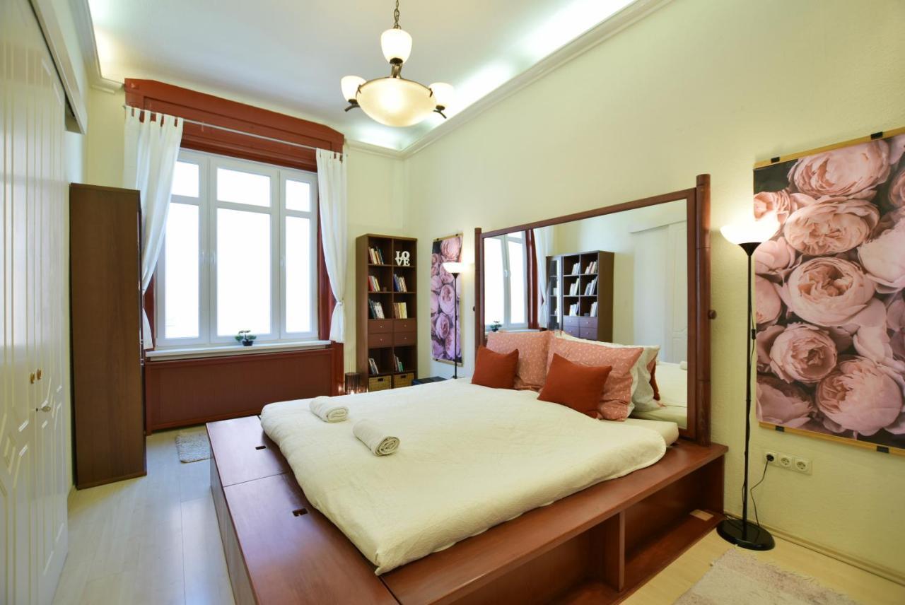 Ultra Central Apartment At Synagogue Budapest Exterior foto